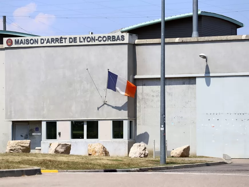 Coronavirus : un détenu testé positif à la prison de Lyon Corbas selon un syndicat