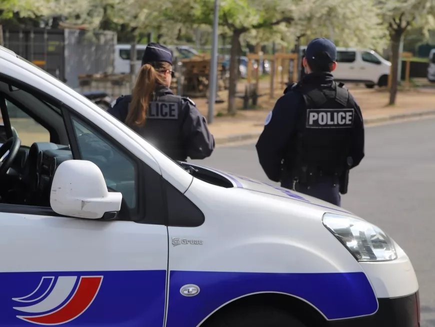 Lyon : il montre ses fesses à côté d’une voiture de police, il risque de finir en prison