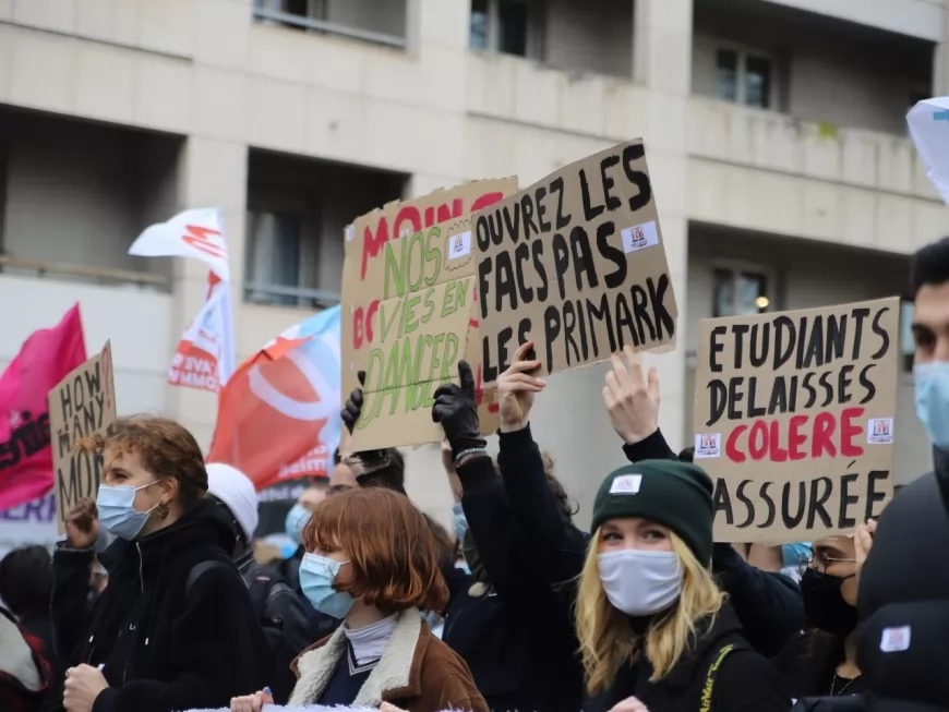 Lyon : près d'un millier de jeunes dans la rue contre la précarité étudiante