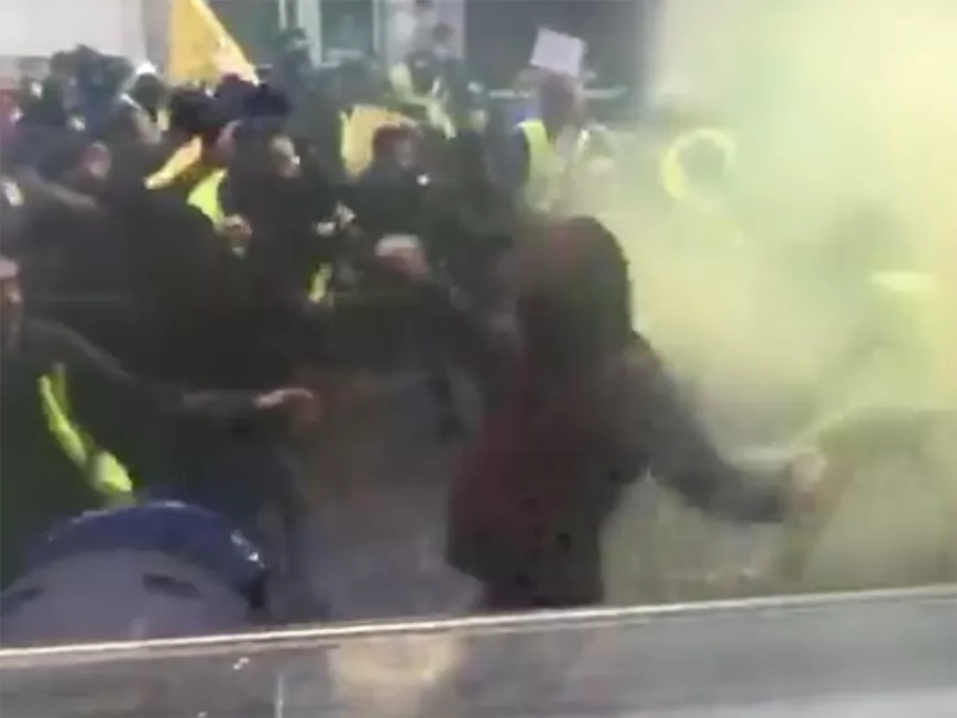 Lyon : les affrontements impressionnants entre extrême-gauche et extrême-droite