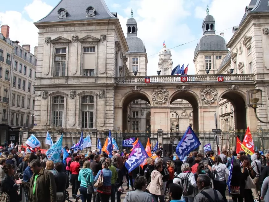 Lyon : plus de 300 agents de la Ville manifestent
