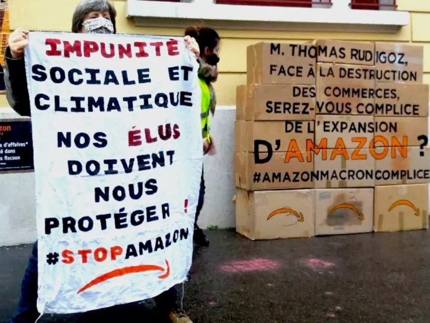 #StopAmazon : la permanence du député Thomas Rudigoz ciblée par Alternatiba à Lyon