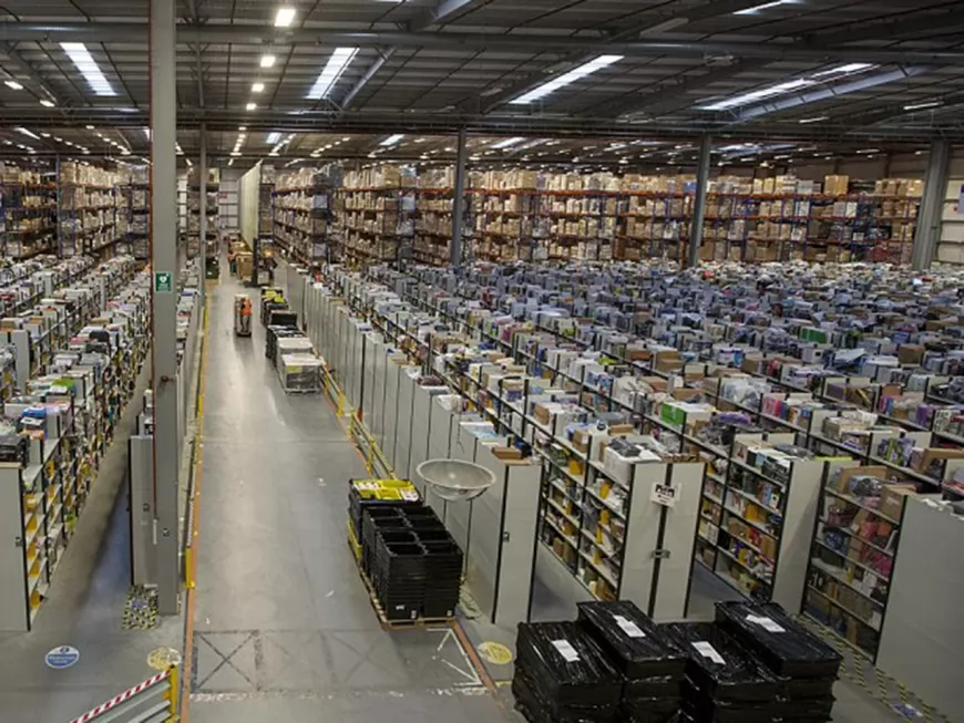Un immense centre logistique d’Amazon à l’Est de Lyon