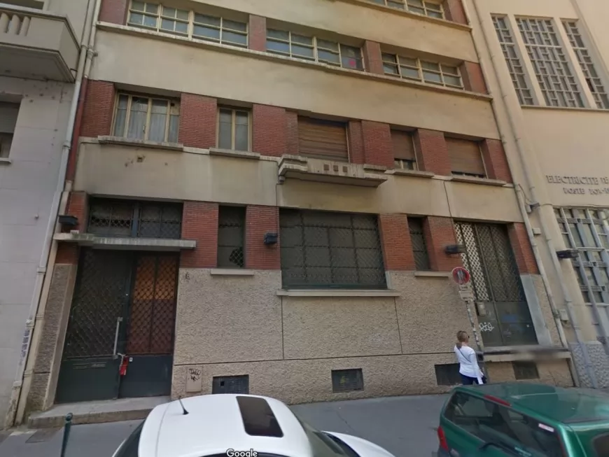 Lyon : le Gud squatte un immeuble pour venir en aide aux Français dans le besoin