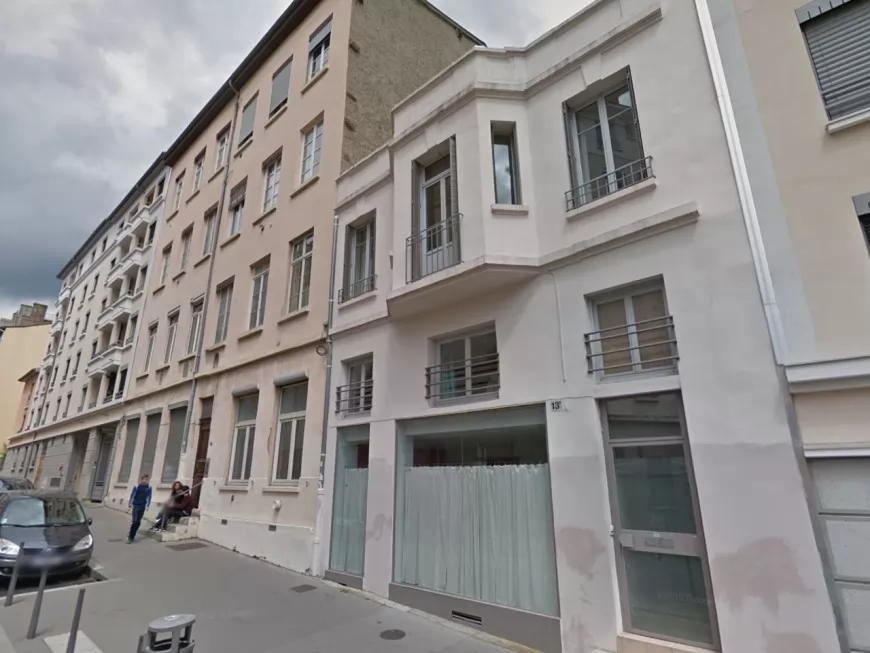 Le toit d’un immeuble s’effondre à Lyon, sans faire de blessé