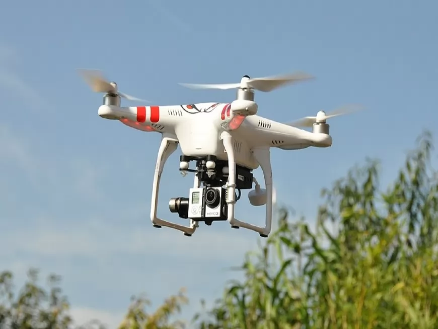 Livraison spéciale ! Un drone retrouvé dans la cour d'une prison près de Lyon