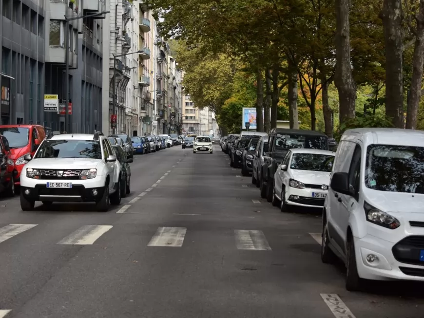 Lyon : des places de stationnement supprimées, les riverains du cours d’Herbouville en colère