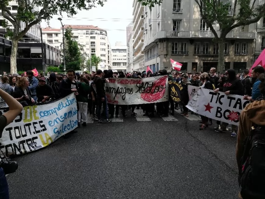 Lyon : 450 manifestants étudiants encadrés par le dispositif policier de l'Europa League