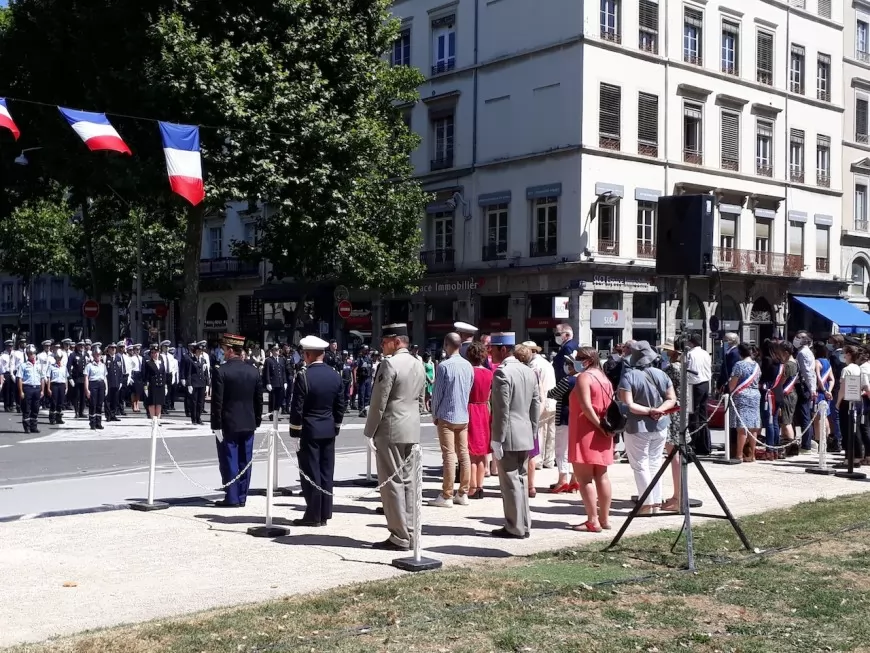 Lyon : Grégory Doucet a salué le "sens du devoir" des soignants et forces armées pour le 14 juillet