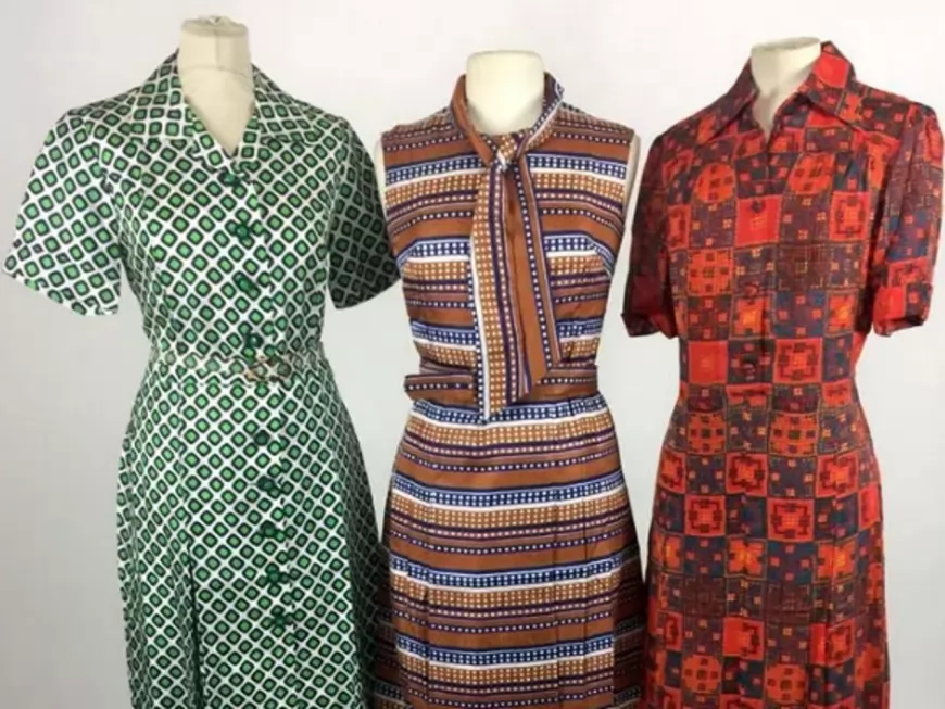 700 robes des 60s et 70s mises aux enchères à Lyon