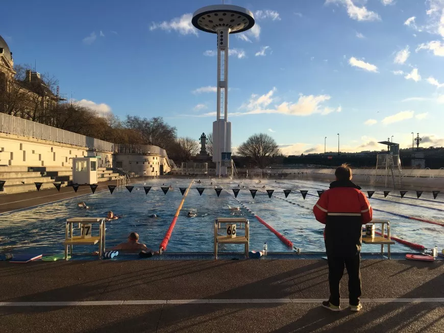 Retour du froid : le quotidien des maîtres-nageurs à la piscine du Rhône