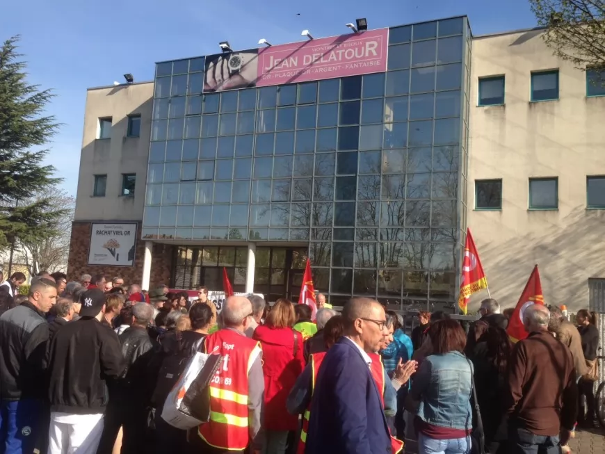 Vénissieux : une centaine de personnes pour soutenir les salariés de Jean-Delatour