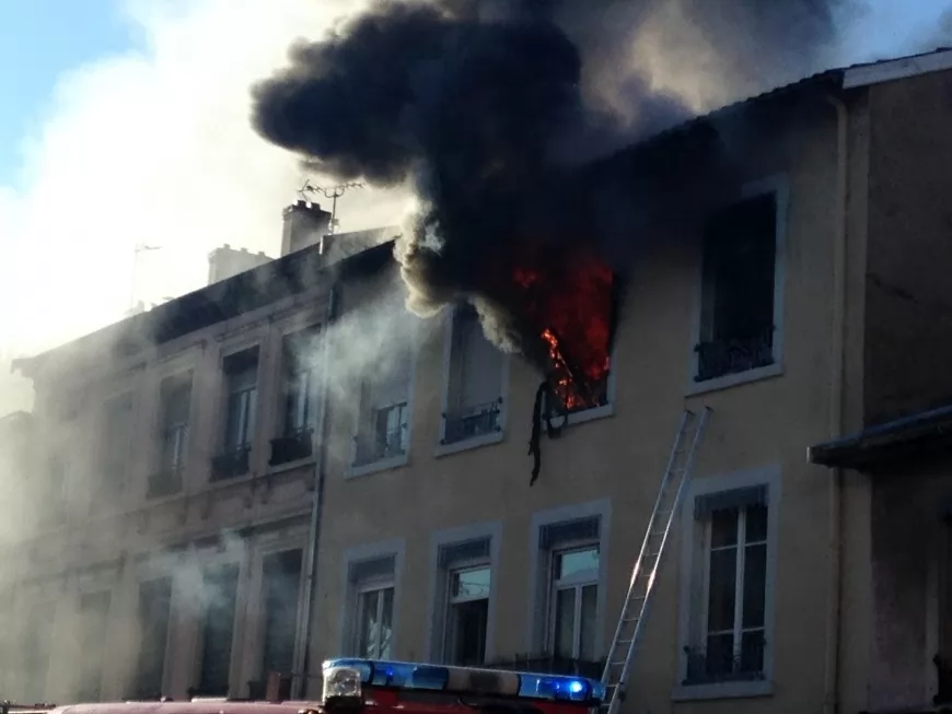 Lyon : deux personnes intoxiquées dans un feu d'immeuble