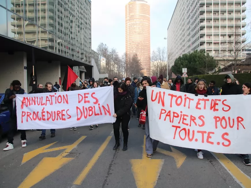 A Lyon, les soutiens des migrants "détestent Gérard Collomb"