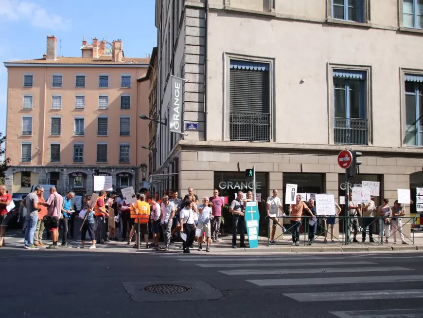 Les salariés des Meubles Grange manifestent à Lyon