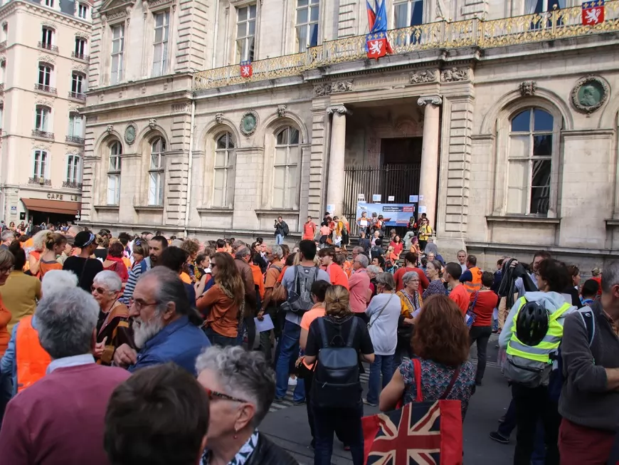 Lyon : plus de 500 personnes solidaires avec les migrants et l'Aquarius