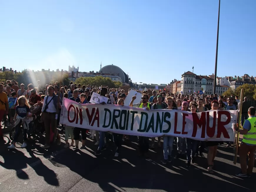 Entre 10 000 et 15 000 personnes présentes à Lyon pour la 2e marche pour le climat