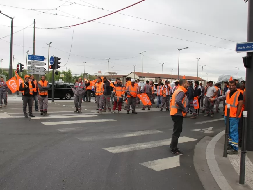 Lyon : les salariés d'Eiffage bloquent les tramways
