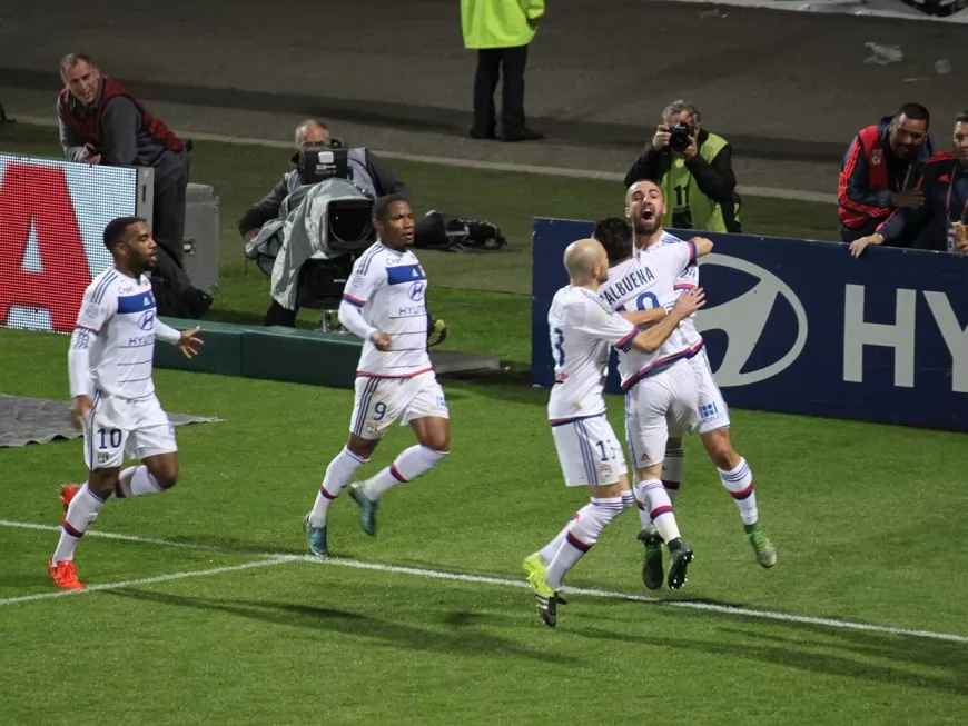 L'OL retrouve son jeu et le sourire face à Toulouse (3-0) - VIDEO