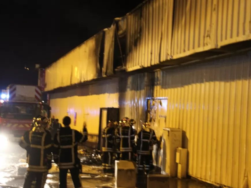 Vénissieux : le magasin Dia en partie incendié