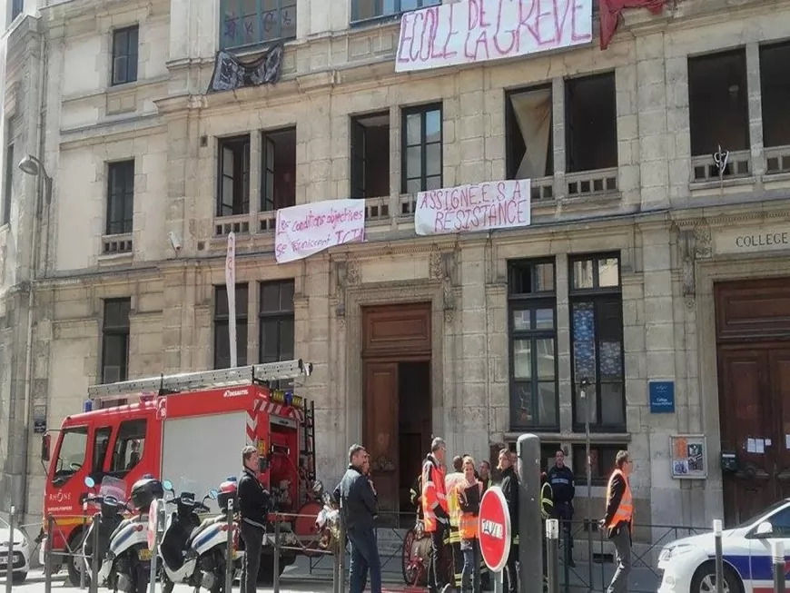 Un incendie fait partir les manifestants du Collège Truffaut