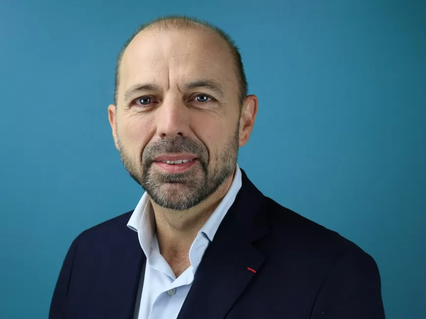 Jean-François Debat, président du groupe PS à la Région : "La méthode Wauquiez fait perdre du temps à la Région"