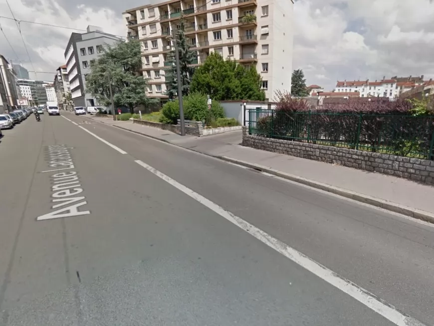 Percutée par une moto, une personne âgée dans un état critique à Lyon