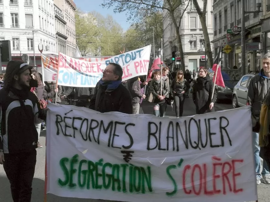 Loi Blanquer : plus de 300 profs manifestent à Lyon