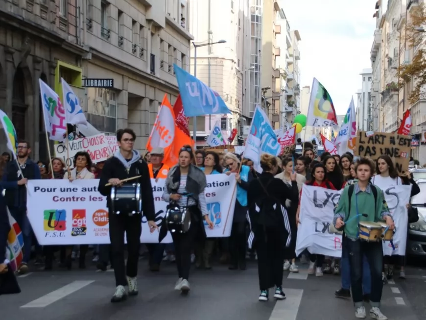 Environ 2000 profs dans la rue à Lyon ce lundi 12 novembre 2018