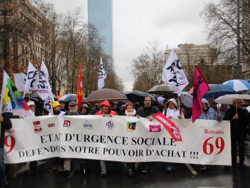 Ehpad et retraites : plus de 2000 personnes manifestent à Lyon