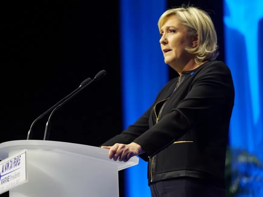 Marine Le Pen à Lyon : "j'ai frappé ma candidature du sceau du peuple"
