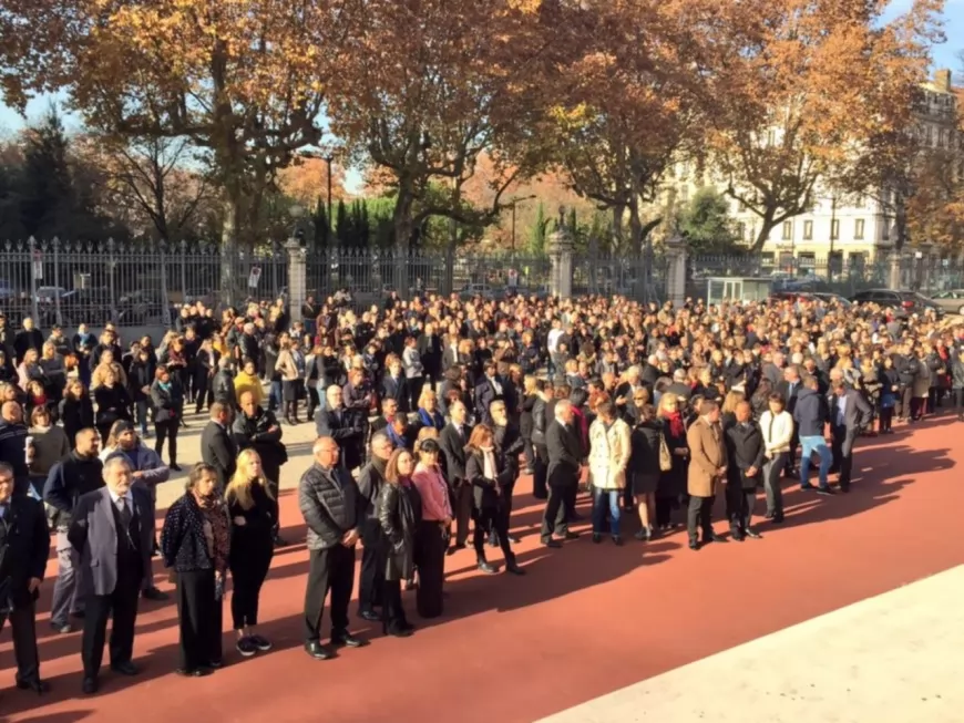 Attentats de Paris : des minutes de silence observées un peu partout dans l’agglomération lyonnaise