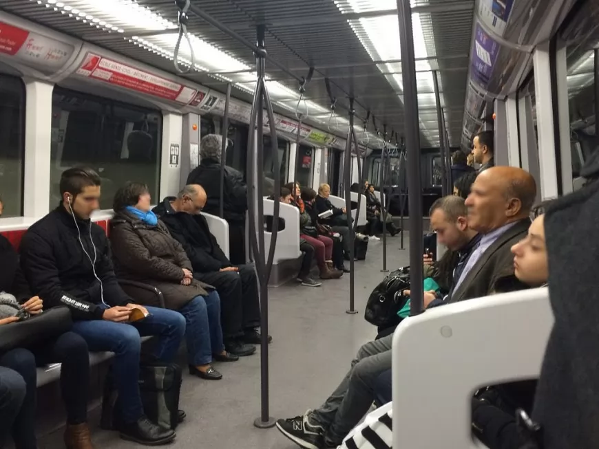 Des fumées entraînent l’évacuation du métro B