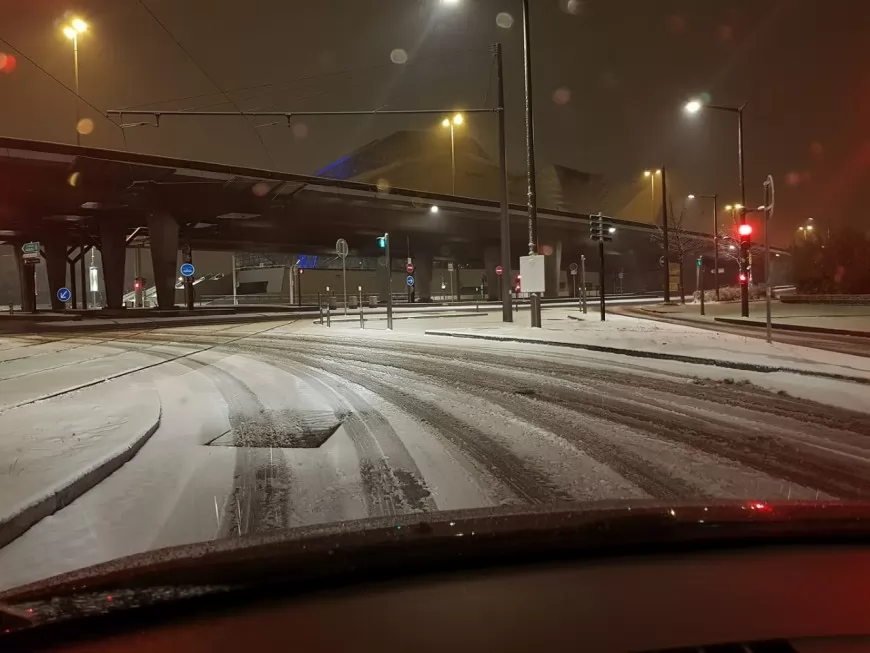 Lyon : plusieurs centimètres de neige, le dispositif de la Métropole levé à 11h