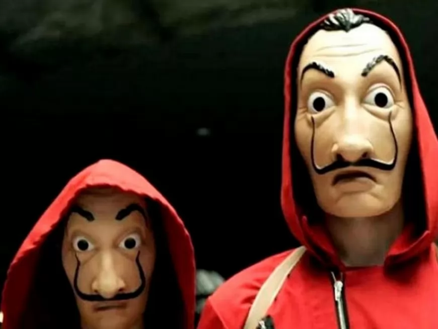 Lyon : avec des masques Casa de Papel, ils lancent des pétards devant un lycée