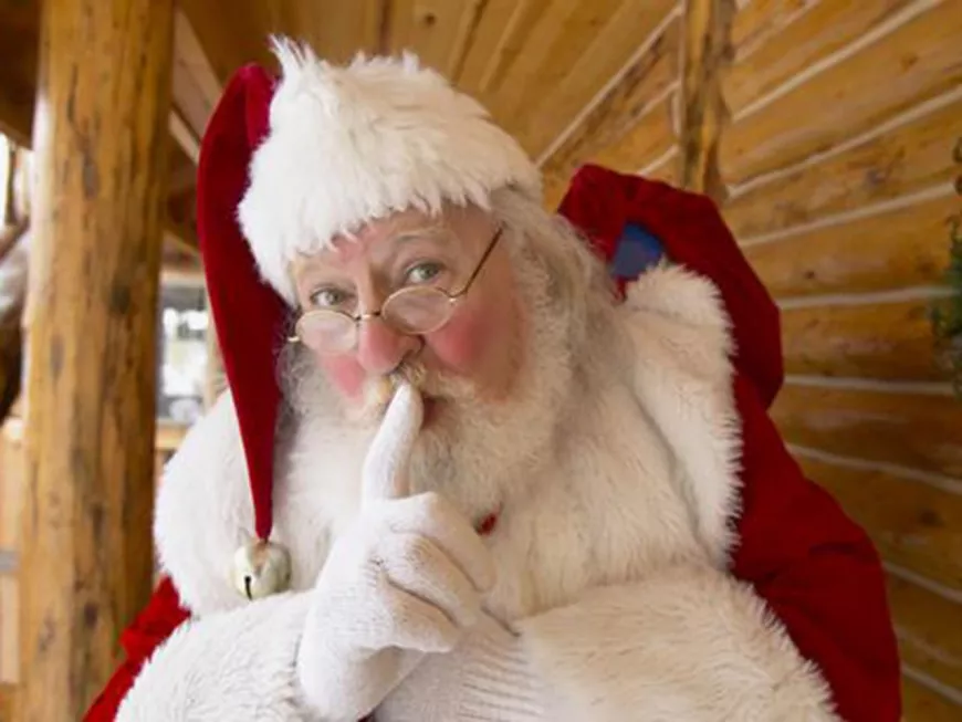 Lyon : un Père Noël armé d’une batte a fait fuir les casseurs de samedi