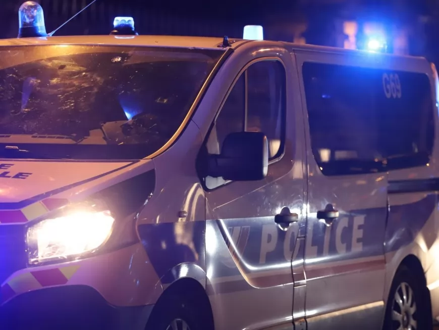 Près de Lyon : collision avec une voiture de police, à l’issue d’un rodéo et d’une course-poursuite