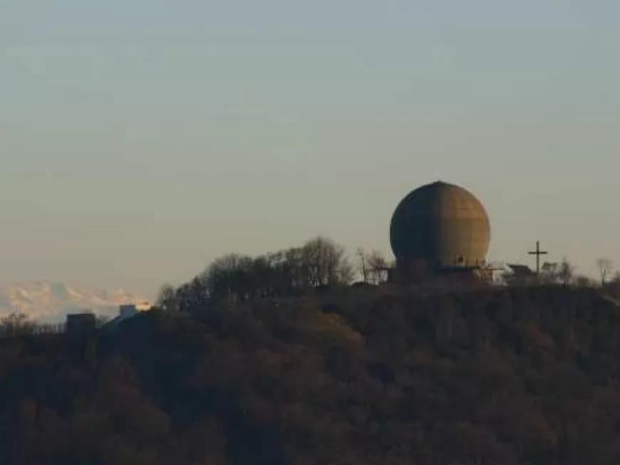 Le radar militaire du Mont Thou démantelé après plus de 45 ans d’activité dans le Rhône