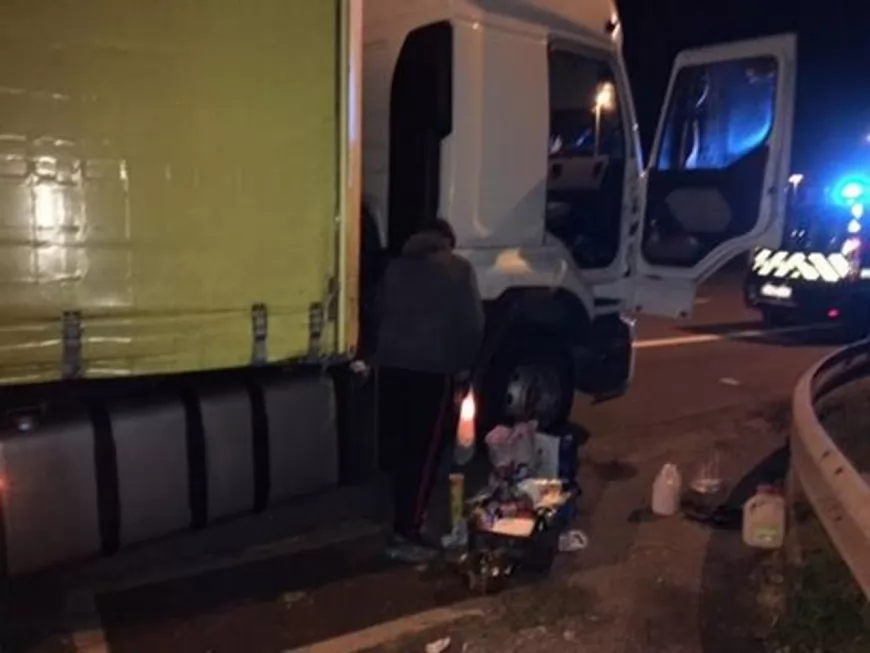 Rhône : le routier se gare sur la bande d’arrêt d’urgence… pour se faire à manger