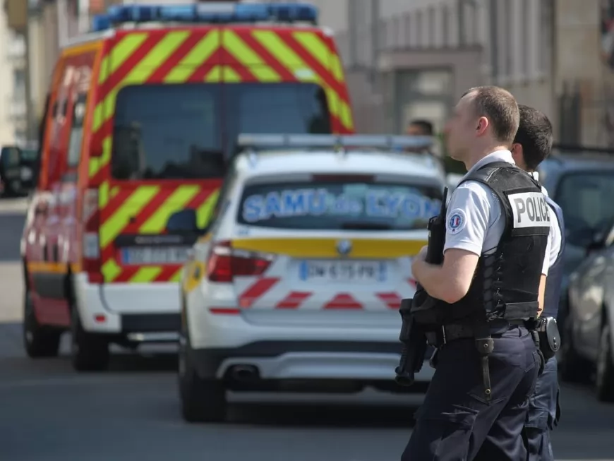 Lyon : il menace de se jeter par la fenêtre, la police et les pompiers interviennent