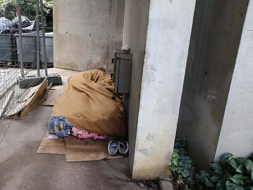 Deux sites de confinement pour les sans-abris vont bientôt ouvrir dans le Rhône