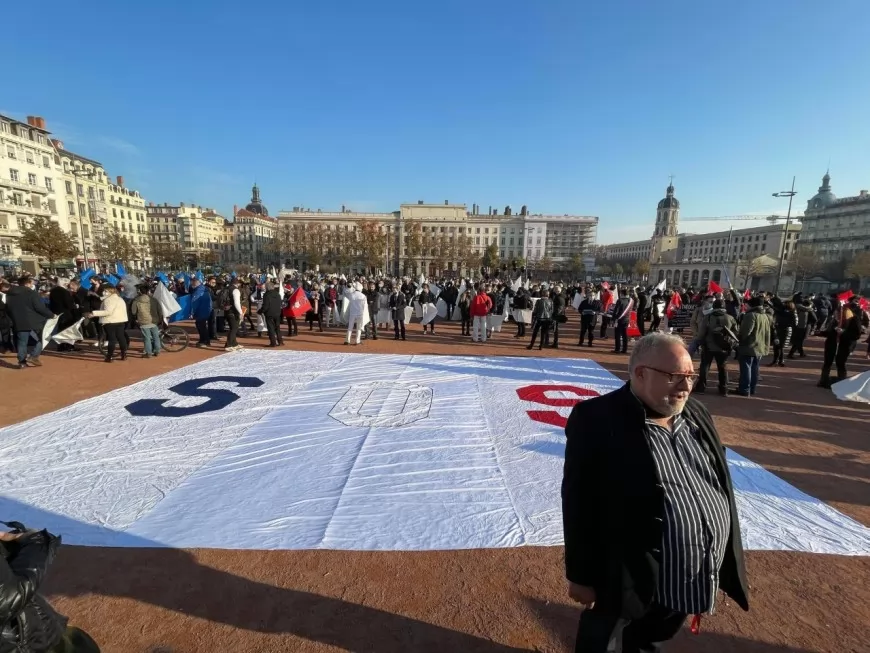 2 000 travailleurs indépendants manifestent à Lyon ce lundi