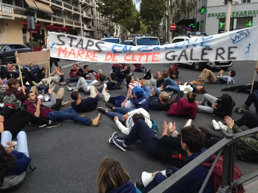 Des étudiants en STAPS manifestent à Lyon