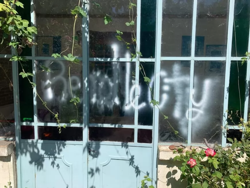 Rhône : le domicile du maire de Grigny visé par des tags insultants
