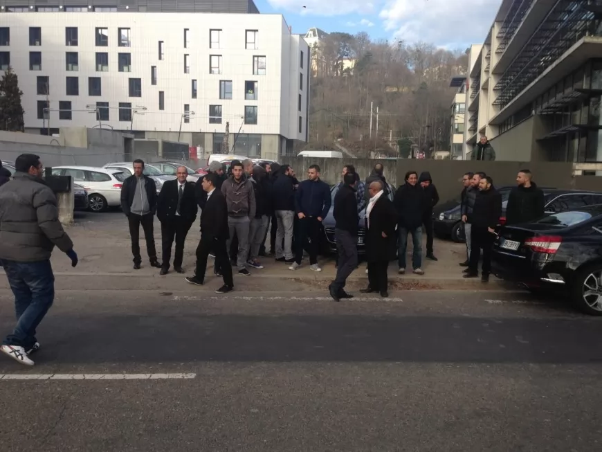 Lyon : des VTC en colère contre Uber