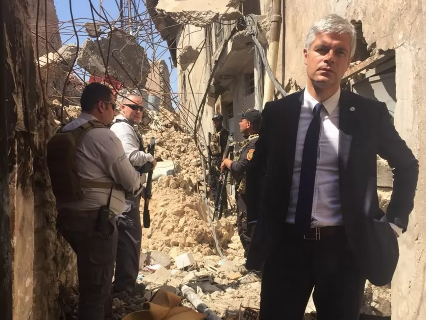 La photo de Laurent Wauquiez posant dans les ruines à Mossoul détournées par les internautes