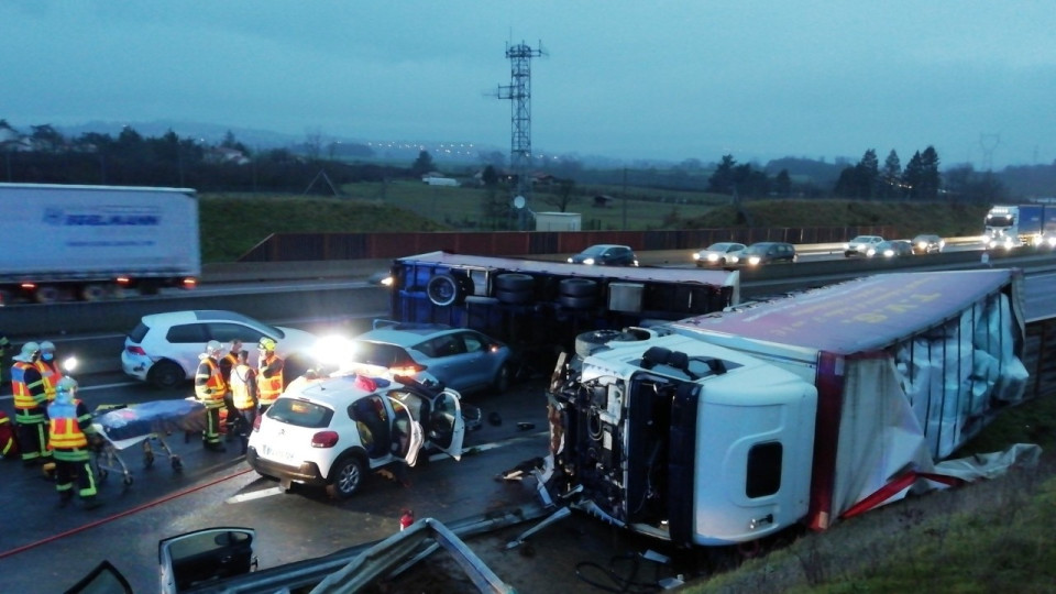 A89 : un camion se couche, le trafic interrompu 