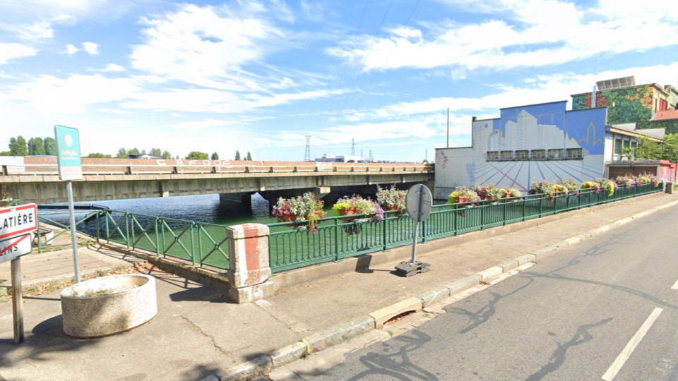 Une roquette pêchée au sud de Lyon