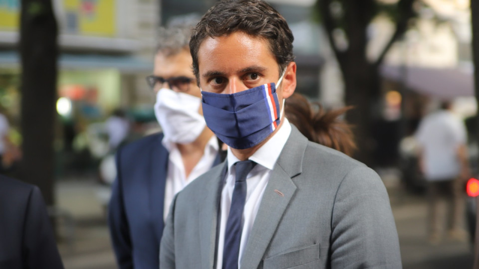 Vaccination chez les médecins généralistes, tests salivaires dans les écoles : Gabriel Attal dans le Rhône ce vendredi