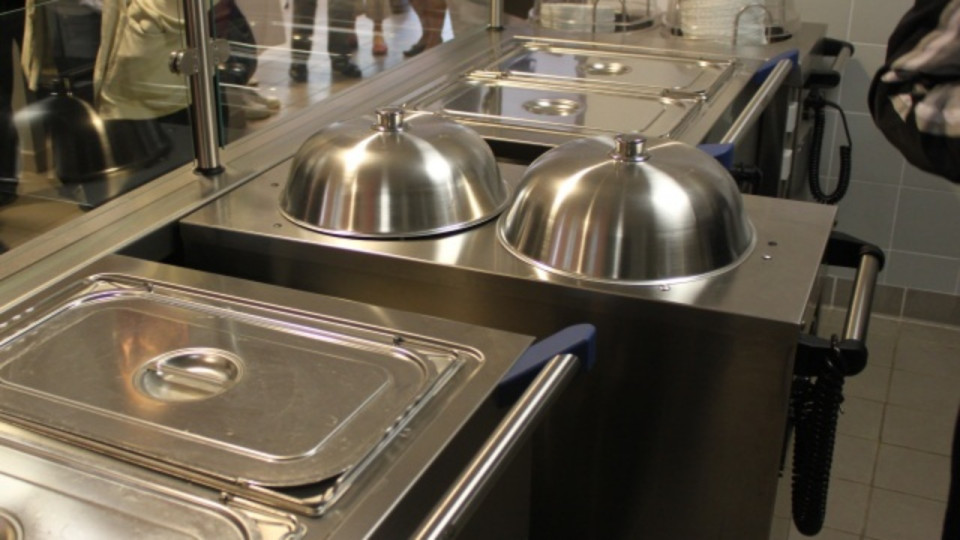 Menu sans viande dans les cantines de Lyon : "une décision pragmatique" pour la FCPE